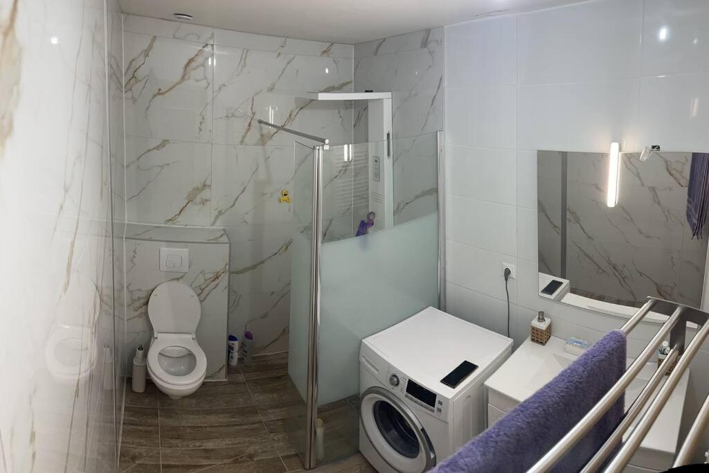 Appartement Prive Dans Villa مونْتوبا المظهر الخارجي الصورة